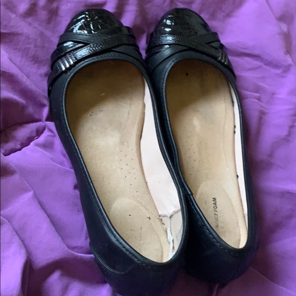 Dress shoes